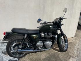 Triumph BONNEVILLE 